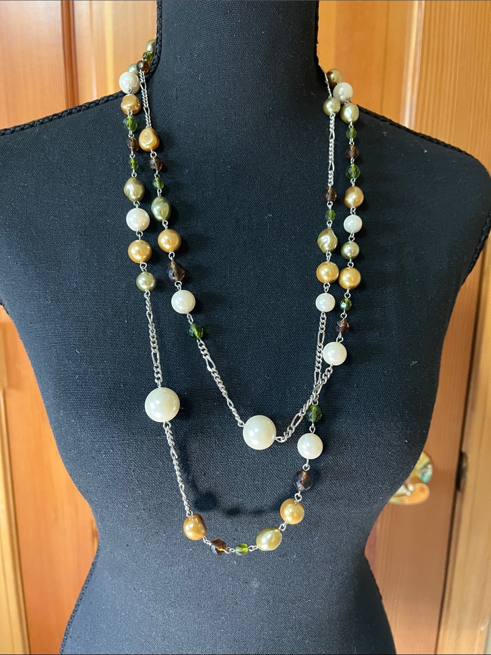 Layered Pearl and Glass Bead Necklace in Gold, White, and Green